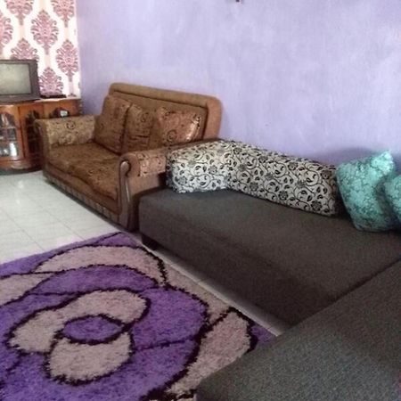 Deenaz Utara Homestay อลอร์สตาร์ ภายนอก รูปภาพ